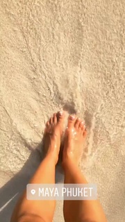 Elise van der Horst feet photo 20