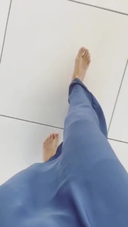 Elise van der Horst feet photo 15