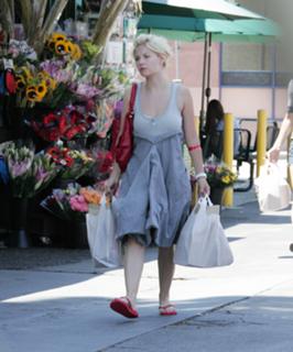 Elisha Cuthbert feet photo thumbnail