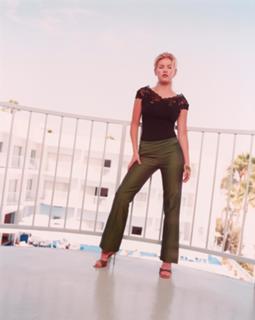 Elisha Cuthbert feet photo thumbnail