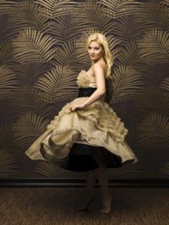 Elisha Cuthbert feet photo thumbnail