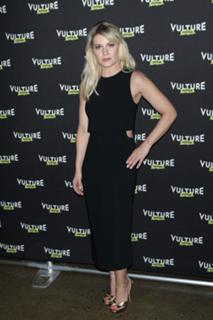 Elisha Cuthbert feet photo thumbnail