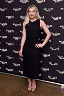 Elisha Cuthbert feet photo thumbnail