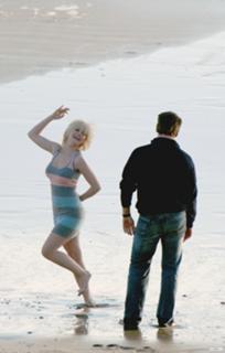 Elisha Cuthbert feet photo thumbnail