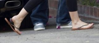 Elisha Cuthbert feet photo thumbnail