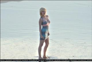 Elisha Cuthbert feet photo thumbnail