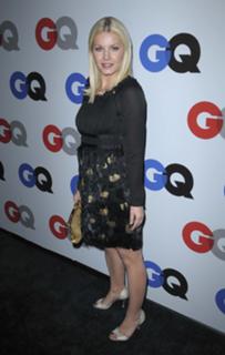 Elisha Cuthbert feet photo thumbnail
