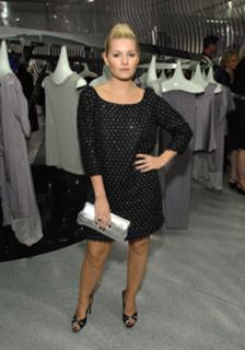 Elisha Cuthbert feet photo thumbnail