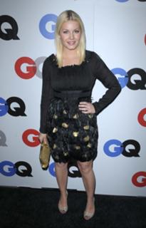 Elisha Cuthbert feet photo thumbnail