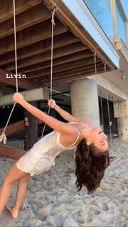 Elisha Herbert feet photo 5
