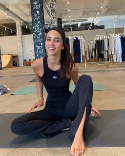 Elisha Herbert feet photo 6