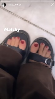 Elisha Herbert feet photo 10