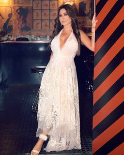 Elissa feet photo thumbnail