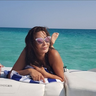 Elissa feet photo thumbnail