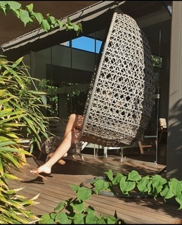 Elissa feet photo thumbnail
