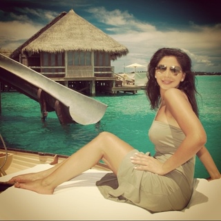 Elissa feet photo thumbnail
