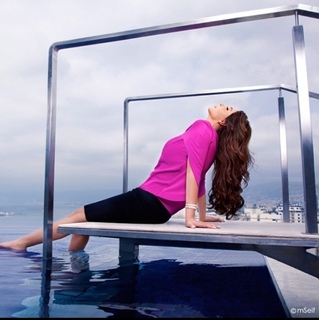 Elissa feet photo thumbnail