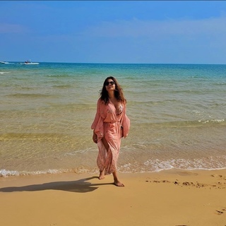 Elissa feet photo thumbnail