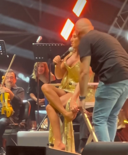 Elissa feet photo thumbnail