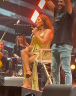 Elissa feet photo thumbnail