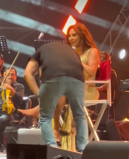 Elissa feet photo thumbnail