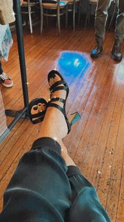 Eliza Bennett feet photo 8