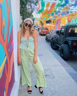 Eliza Bennett feet photo 7