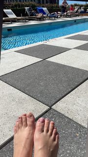 Eliza Bennett feet photo 3