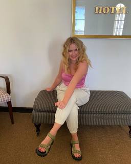 Eliza Bennett feet photo 15