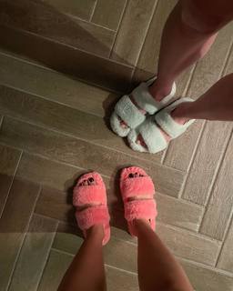 Eliza Bennett feet photo 4