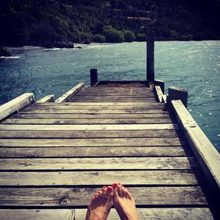 Eliza Coupe feet photo thumbnail