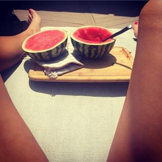 Eliza Coupe feet photo thumbnail