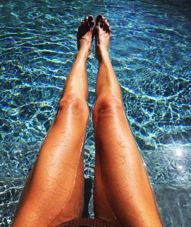 Eliza Coupe feet photo thumbnail