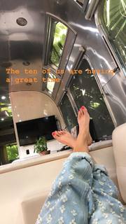 Eliza Coupe feet photo thumbnail
