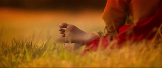 Eliza Coupe feet photo thumbnail