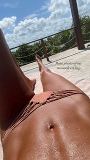 Eliza Coupe feet photo thumbnail