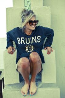 Eliza Coupe feet photo thumbnail
