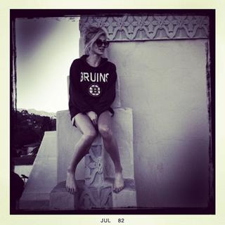 Eliza Coupe feet photo thumbnail