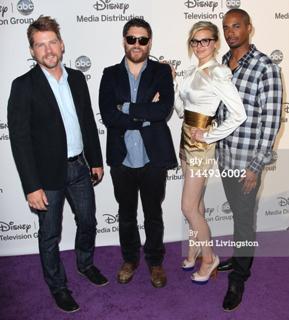 Eliza Coupe feet photo thumbnail