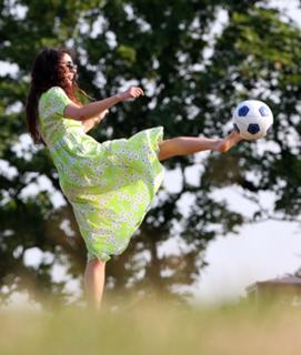Eliza Doolittle feet photo 2
