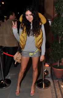 Eliza Doolittle feet photo 17