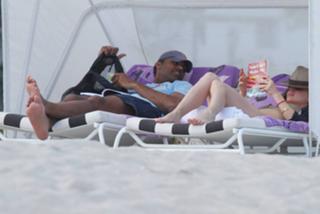 Eliza Dushku feet photo thumbnail