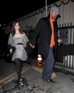 Eliza Dushku feet photo thumbnail