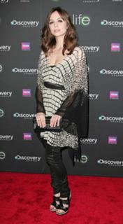 Eliza Dushku feet photo thumbnail