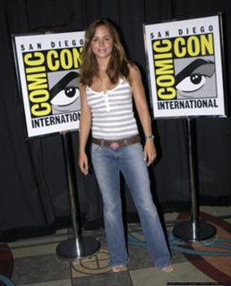 Eliza Dushku feet photo thumbnail
