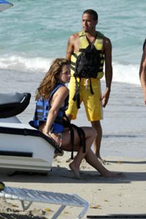 Eliza Dushku feet photo thumbnail