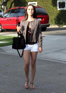 Eliza Dushku feet photo thumbnail