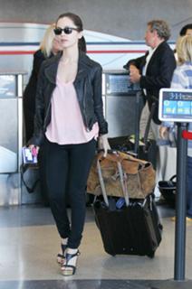 Eliza Dushku feet photo thumbnail