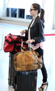 Eliza Dushku feet photo thumbnail