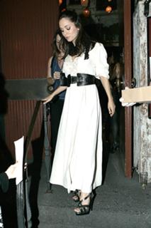 Eliza Dushku feet photo thumbnail